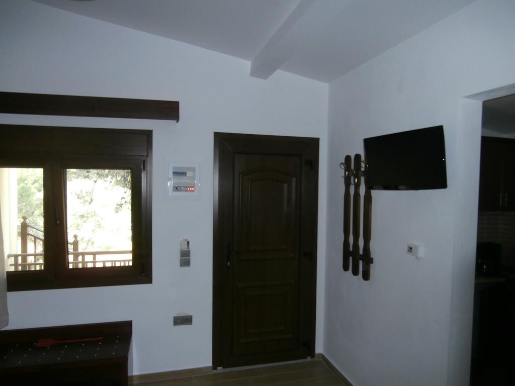 Villa Barouti Koinyra Room photo