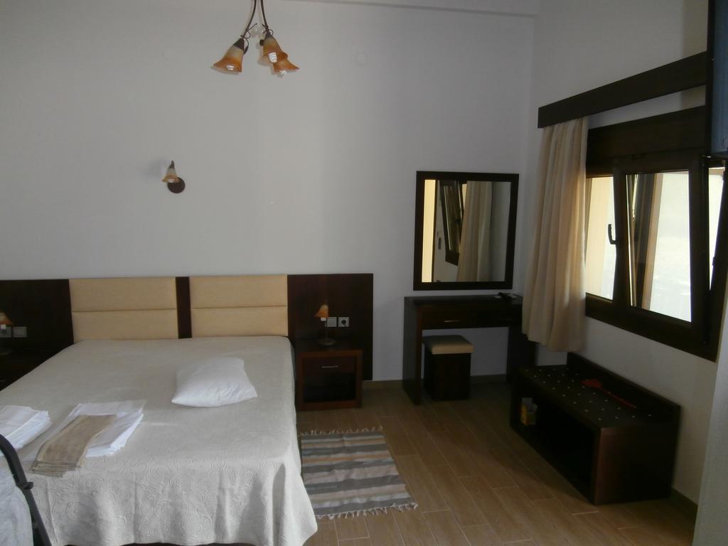 Villa Barouti Koinyra Room photo